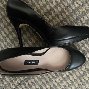 Nine West | Black Pumps